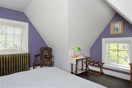 Bacon Mansion Bed And Breakfast