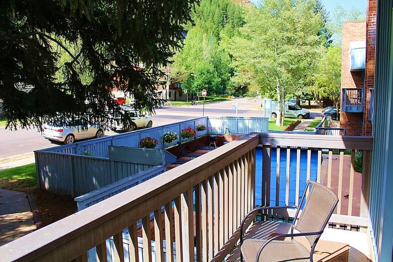 Shadow Mountain Lodge