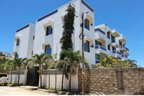 One Bedroom Beach Apartment/pool/free Wi-fi