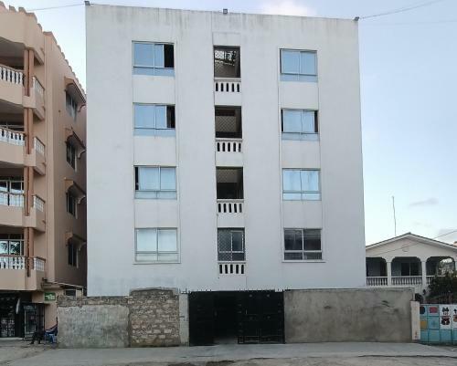 Clyde Studio Apartments