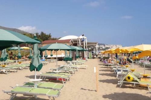 La Casa Delle Bambole Vicino Al Lago E Al Mare