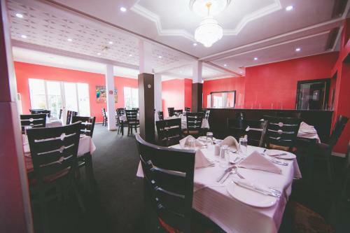Broadfield Hotel Apo Residence