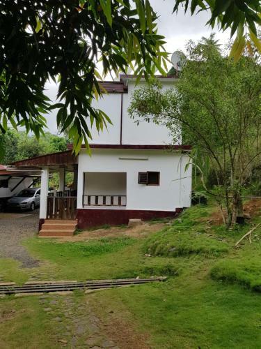 Hostal Mini-quinta Guesthouse