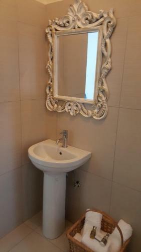 Hostal De Nest Guesthouse