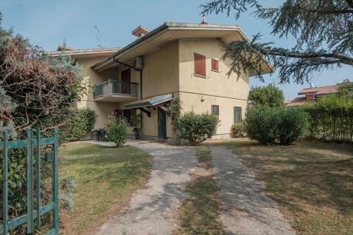 Villa Ida - 2 Bedrooms Apartment With Private Garden