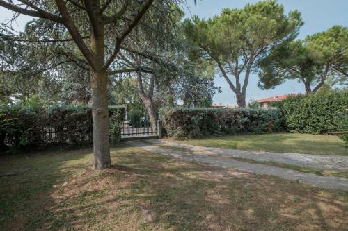 Villa Ida - 2 Bedrooms Apartment With Private Garden