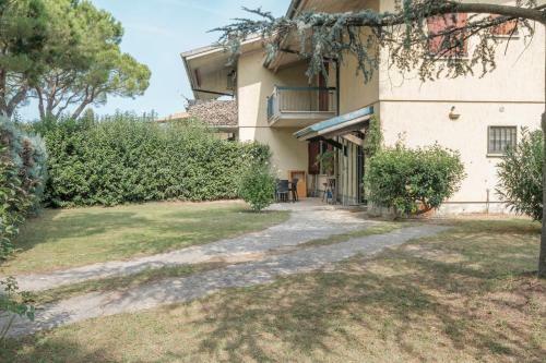 Villa Ida - 2 Bedrooms Apartment With Private Garden
