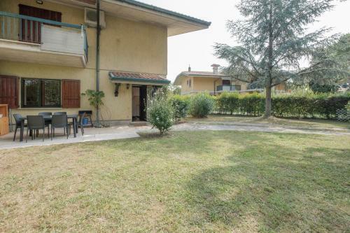 Villa Ida - 2 Bedrooms Apartment With Private Garden
