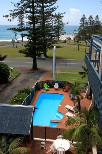 Beach House Holiday Apartments