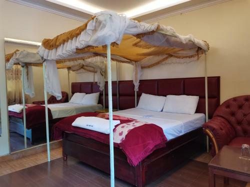 Liquid Cash Hotel