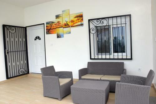 Magnifique Villa Climatis�e Avec Piscine � Warang