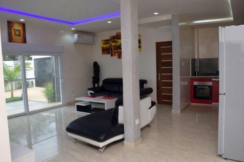 Magnifique Villa Climatis�e Avec Piscine � Warang