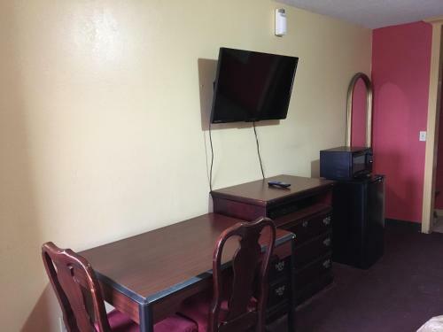 Motel De Leon Inn