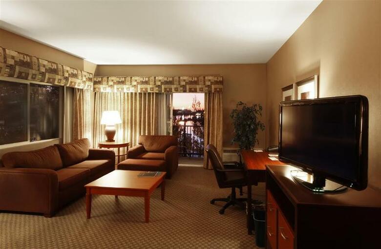 Best Western Plus Bayside Hotel