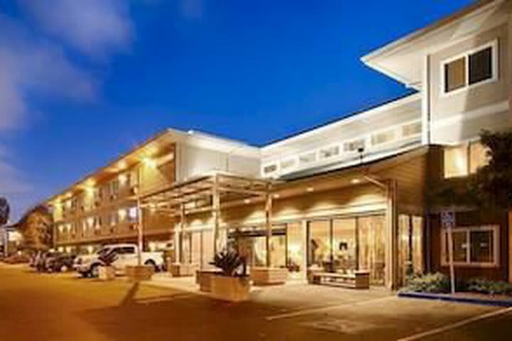Best Western Plus Bayside Hotel