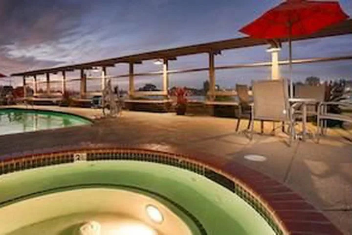 Best Western Plus Bayside Hotel