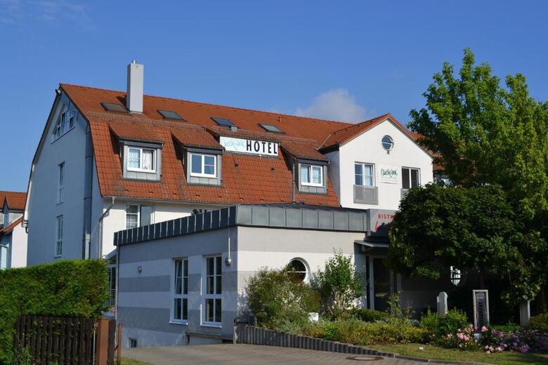 Hostal Check Inn Hotel