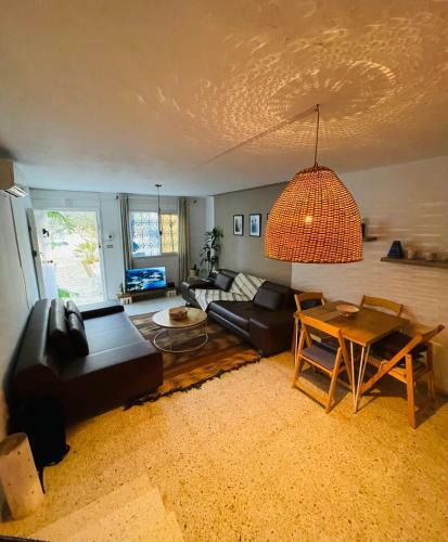 Cozy Duplex Near The Beach With Private Garden