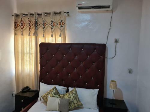 Palais Royale Hotel & Suites