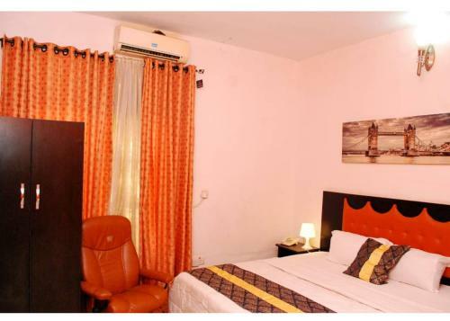 Palais Royale Hotel & Suites