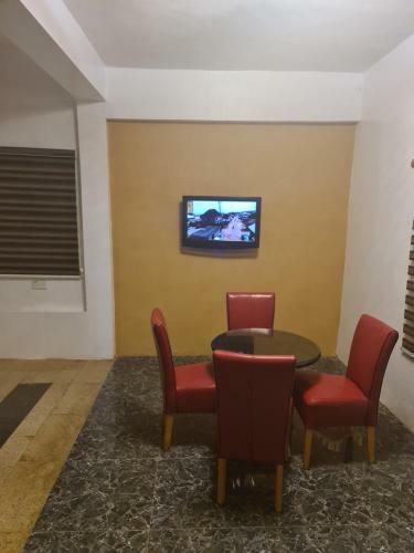 Palais Royale Hotel & Suites