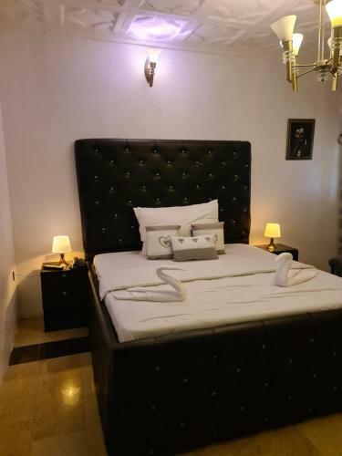 Palais Royale Hotel & Suites