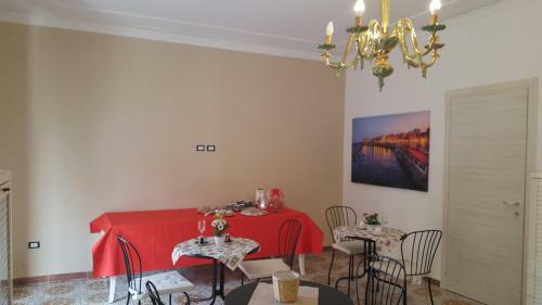 Bed & Breakfast Dreams Room