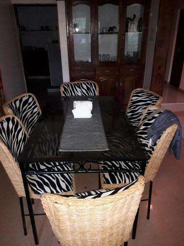 In-africa Stay (One Luxury And Comfortable Bedroom)