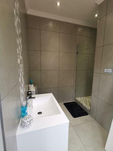Hostal Utopia Guest House