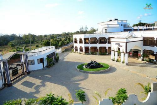 Hotel White Peacock Resort