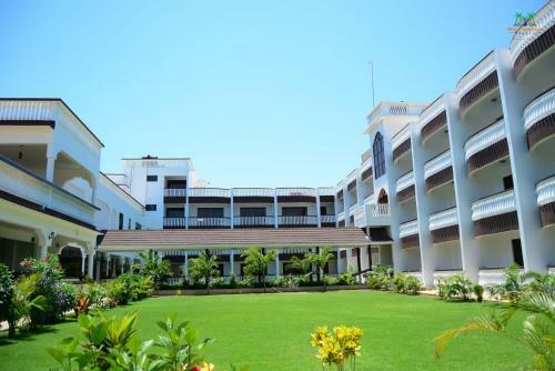 Hotel White Peacock Resort
