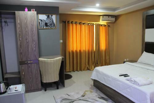 Keqs Hotel