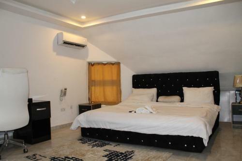 Keqs Hotel