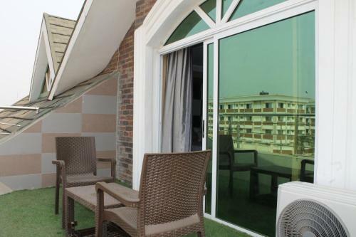 Keqs Hotel