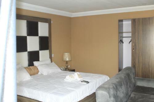 Keqs Hotel