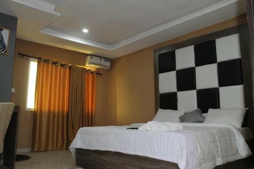 Keqs Hotel