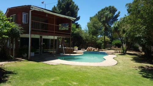 Hostal Sondela Bed & Breakfast
