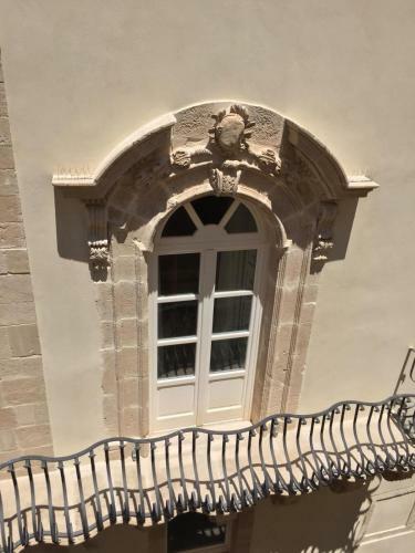 Bed & Breakfast Arch�