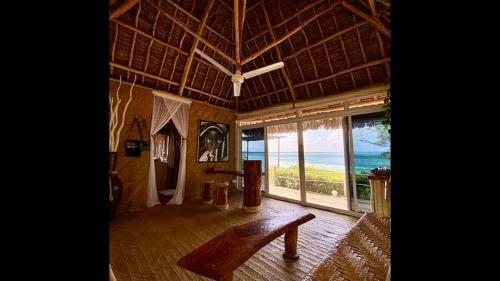 Hostal Room In Bb - Rock And Sea Resort,baobab Suite