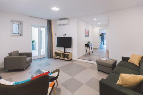 New Apartment With Patio