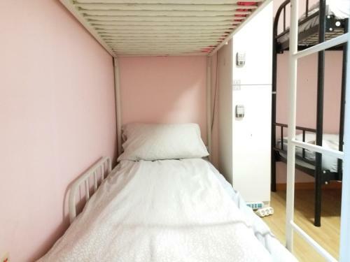 Hostal Geranium Ladies Guesthouse