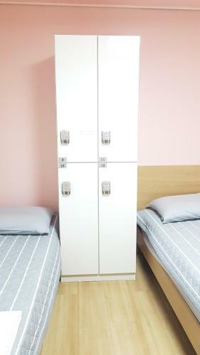 Hostal Geranium Ladies Guesthouse