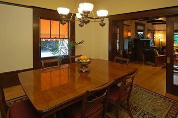 Amber House Bed & Breakfast