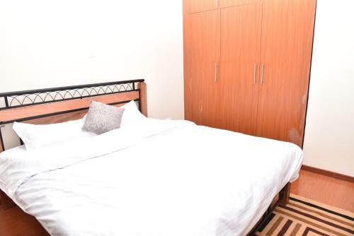 Karen View Palace Apartments