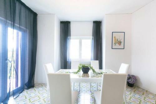 Cozy Sorrento Apartment