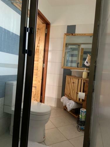 Hostal Enchanting Pallet-themed Olugulu Cottage