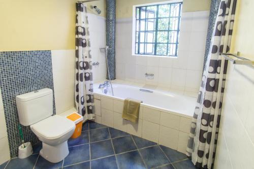 Peaceful, Spacious, Open-plan 2br Apartment Set In Large Mature Garden.