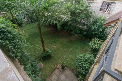 Peaceful, Spacious, Open-plan 2br Apartment Set In Large Mature Garden.