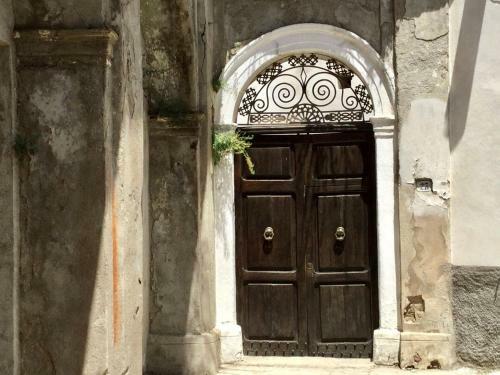Borgo Petelia, Palazzo Capozza