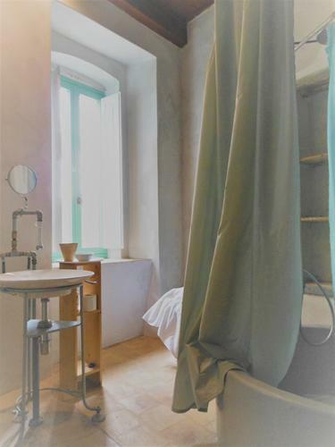 Borgo Petelia, Casa Chiarotti, Antica Casa Con Scala Esterna